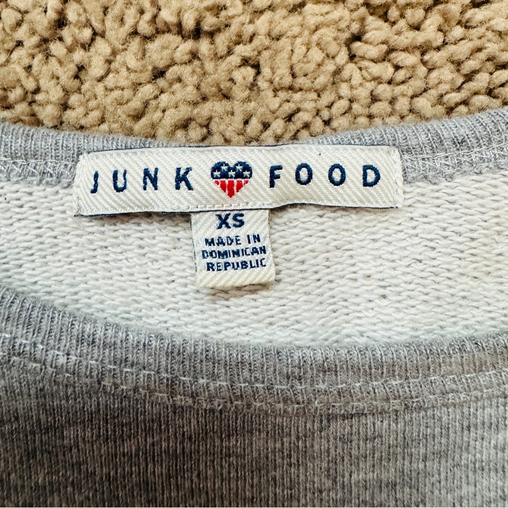 Junk Food Clothing • New York Giants Crew Neck Sweatshirt - Picture 3 of 7